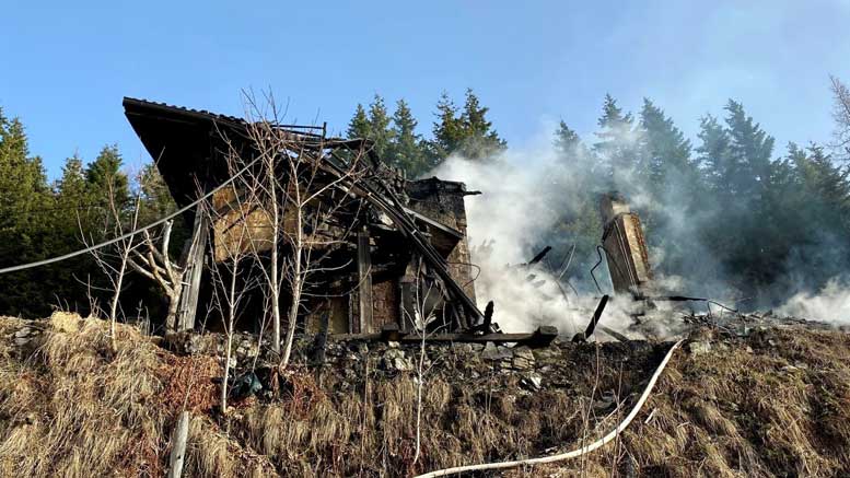 PD Mozirje načrtuje obnovo pogorele Mozirske koče, pomagate lahko tudi vi