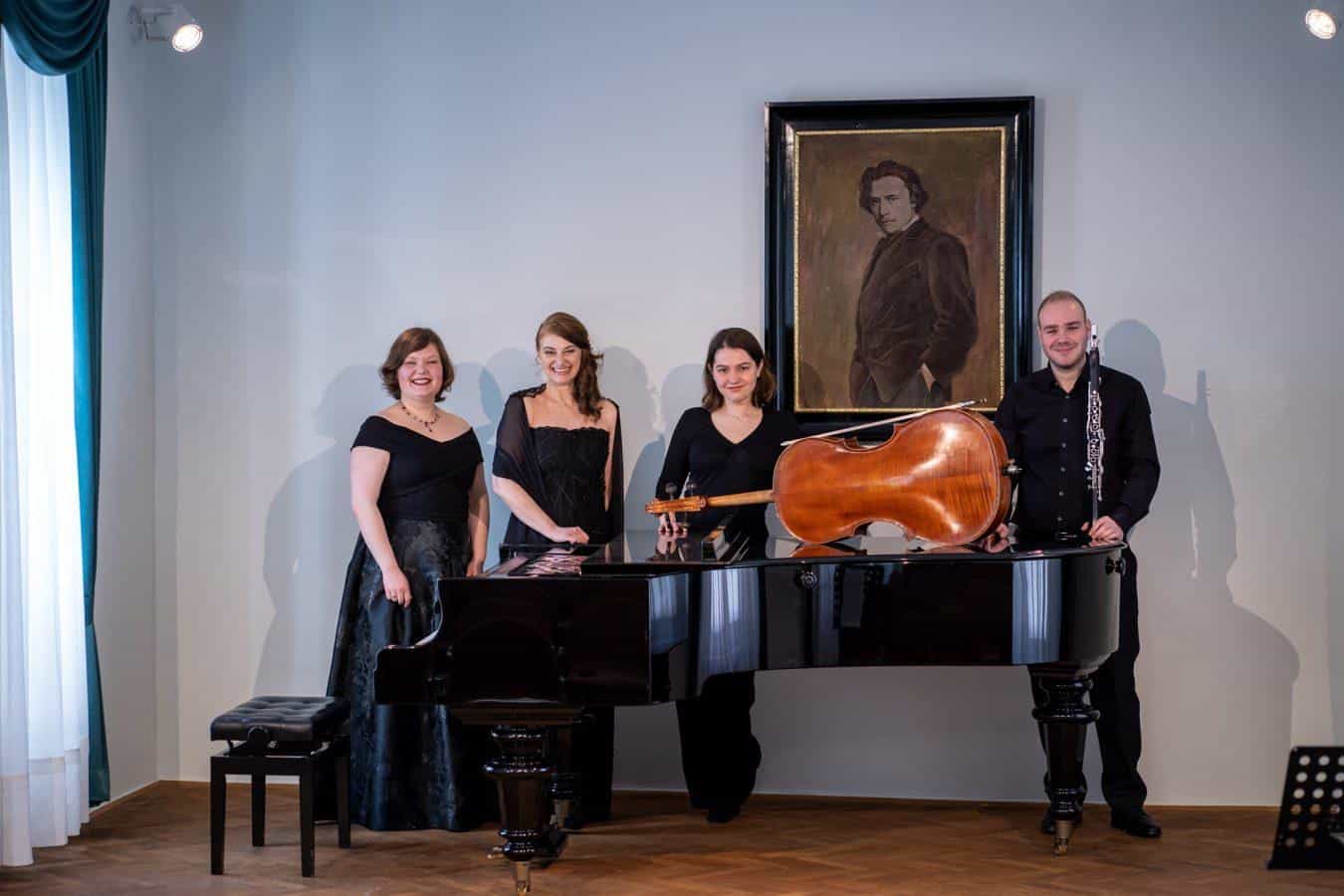 Letošnja Modra noč z vrhunskimi domačimi glasbeniki