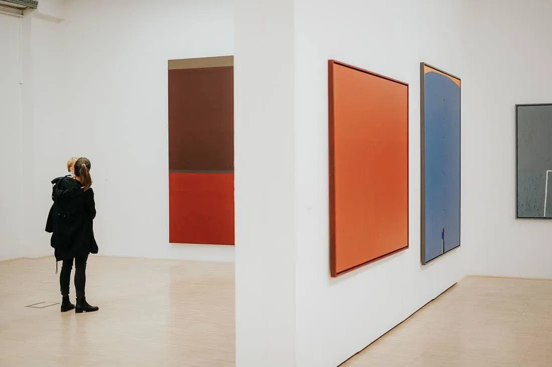 Koroška galerija epidemijo izkoristila za preučevanje del v zbirki. Na ogled tudi nova postavitev Borčićevih del