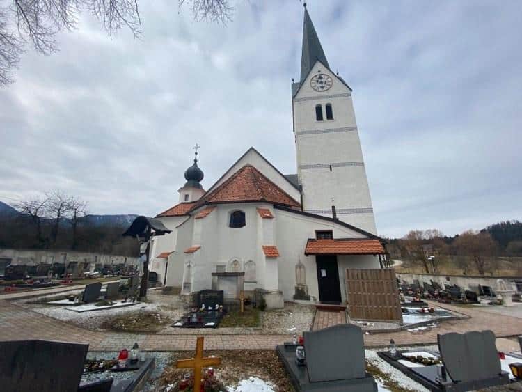 To je razlog, da se za udeležbo pri verskih obredih ni potrebno testirati