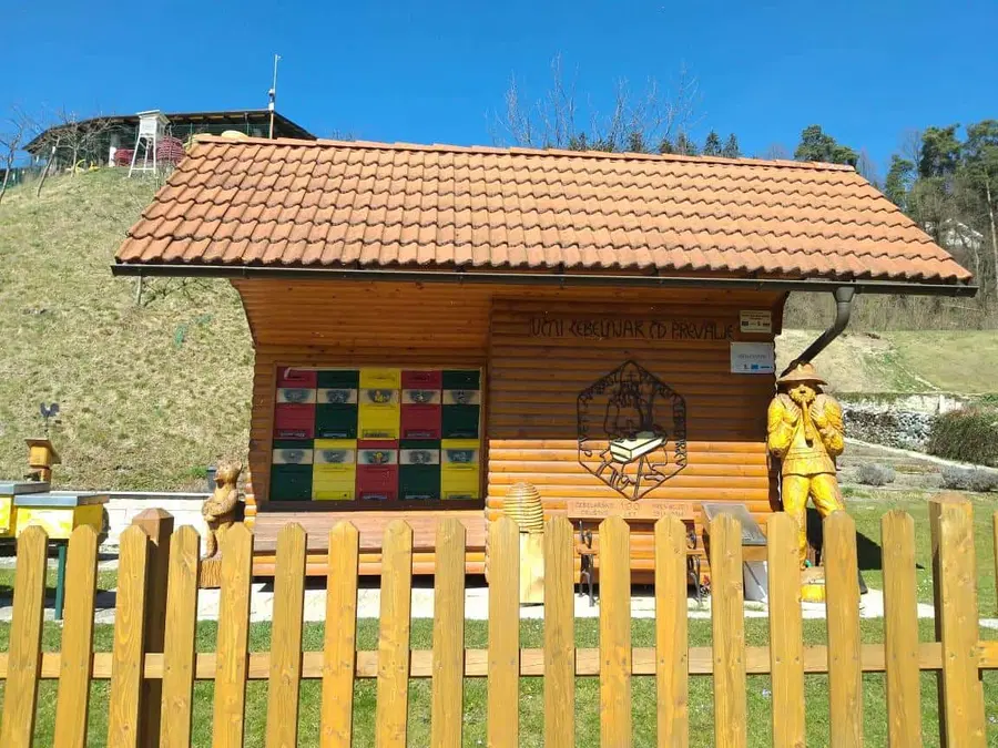 Nominacija ''Čebelarstvo v Sloveniji, način življenja'' za vpis na Unescov seznam