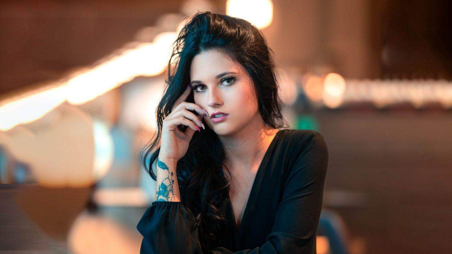 Za sanjskega moškega se bo borila tudi Korošica