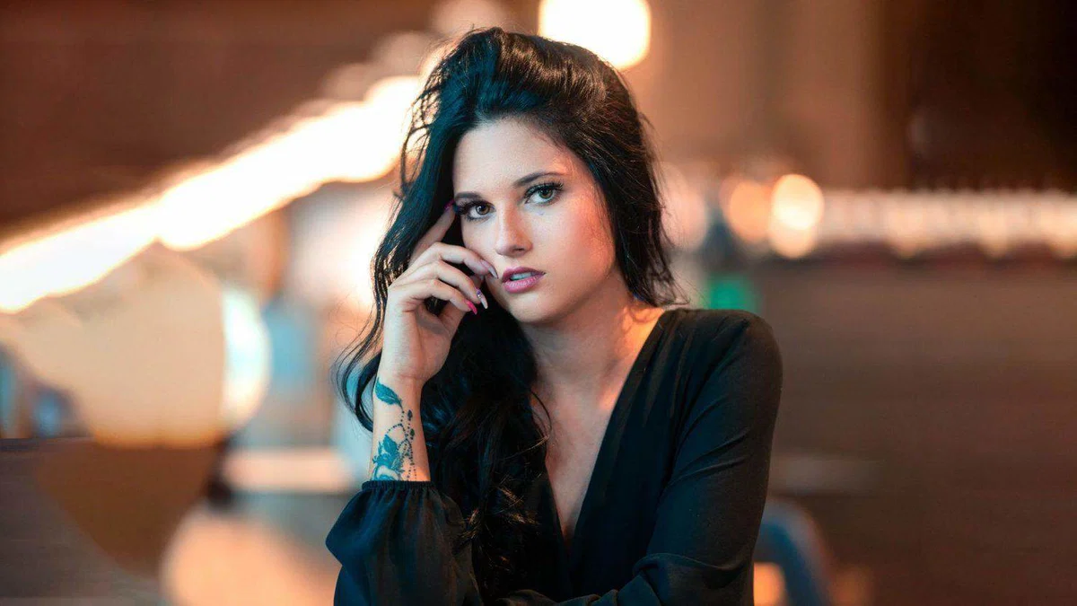 Za sanjskega moškega se bo borila tudi Korošica