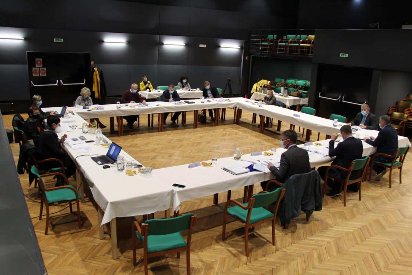 Svet Koroške regije ostro nasprotuje zaprtju večine mejnih prehodov z Avstrijo