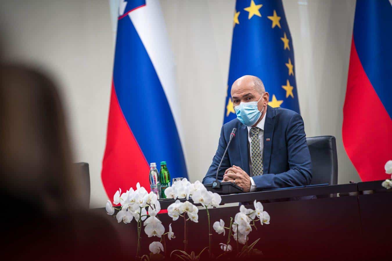 Vlada bo spet presojala o ukrepih. Janša: "Več podatkov nakazuje, da smo na začetku tretjega vala"