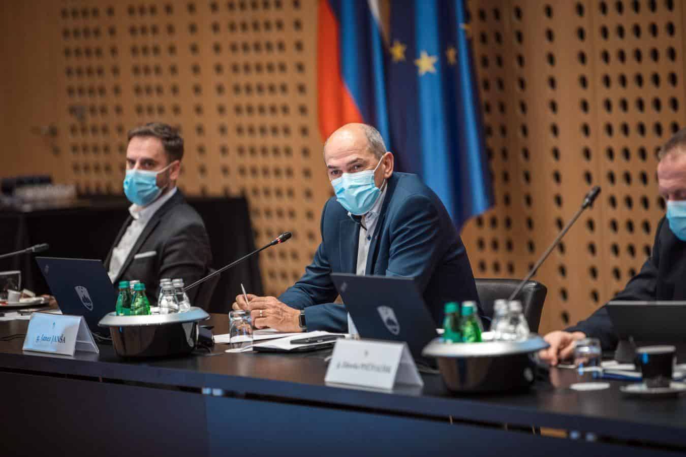 Janša: "Zaenkrat stabilno, a še vedno resno. Raste delež novih variant koronavirusa"