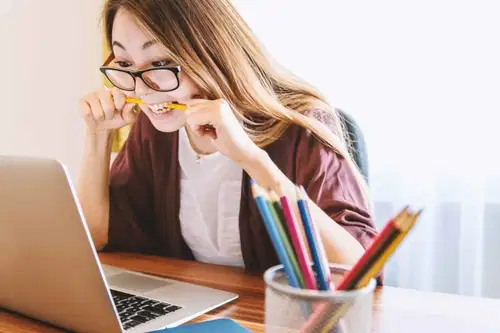 Spremembe v duševnem zdravju zaposlenih zaradi covida-19 že opazne, zaposleni bolj izpostavljeni stresu kot običajno