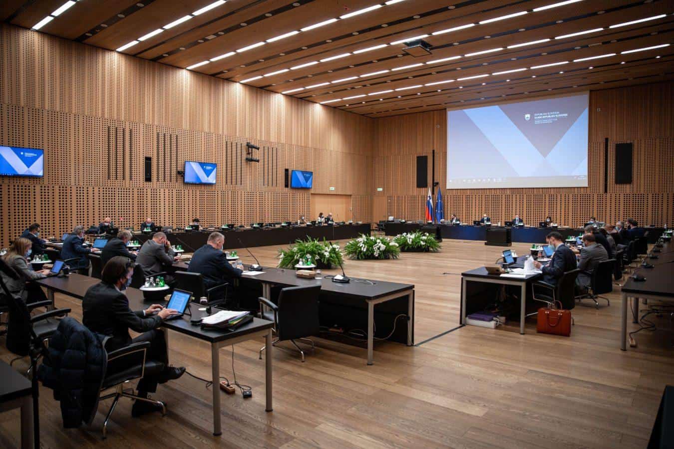 Vlada podaljšala epidemijo