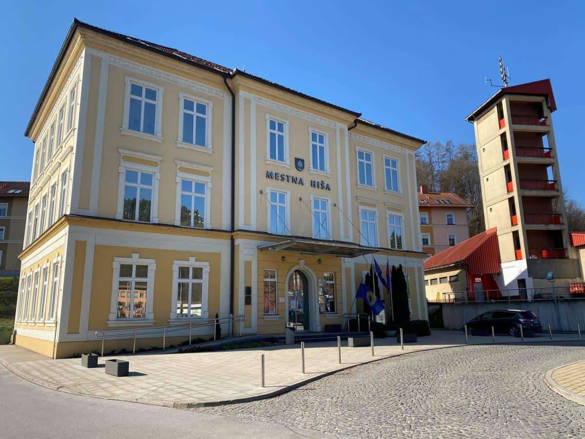 Na Ravnah več kot 3400 volilnih upravičencev oddalo glas za aktualnega župana