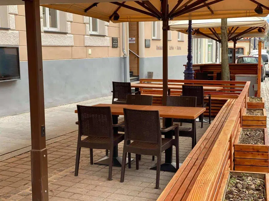 Kaj pravijo nekateri koroški gostinci glede današnjega odprtja teras?