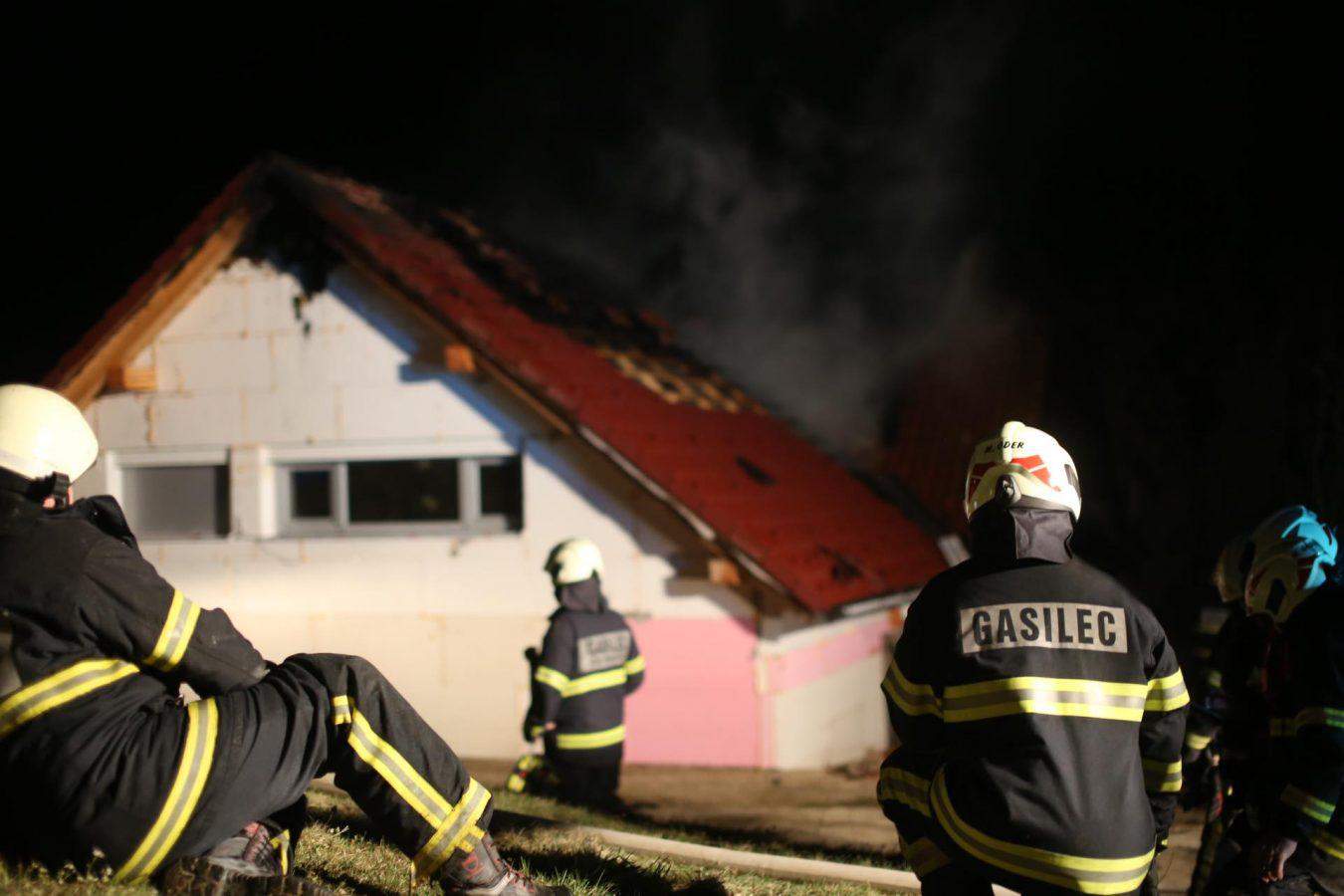 FOTO in VIDEO: Na območju slovenjgraške občine so se gasilci borili z ognjenimi zublji