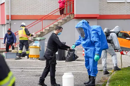 VIDEO in FOTO: Na PP Slovenj Gradec prejeli pošiljko z belim prahom