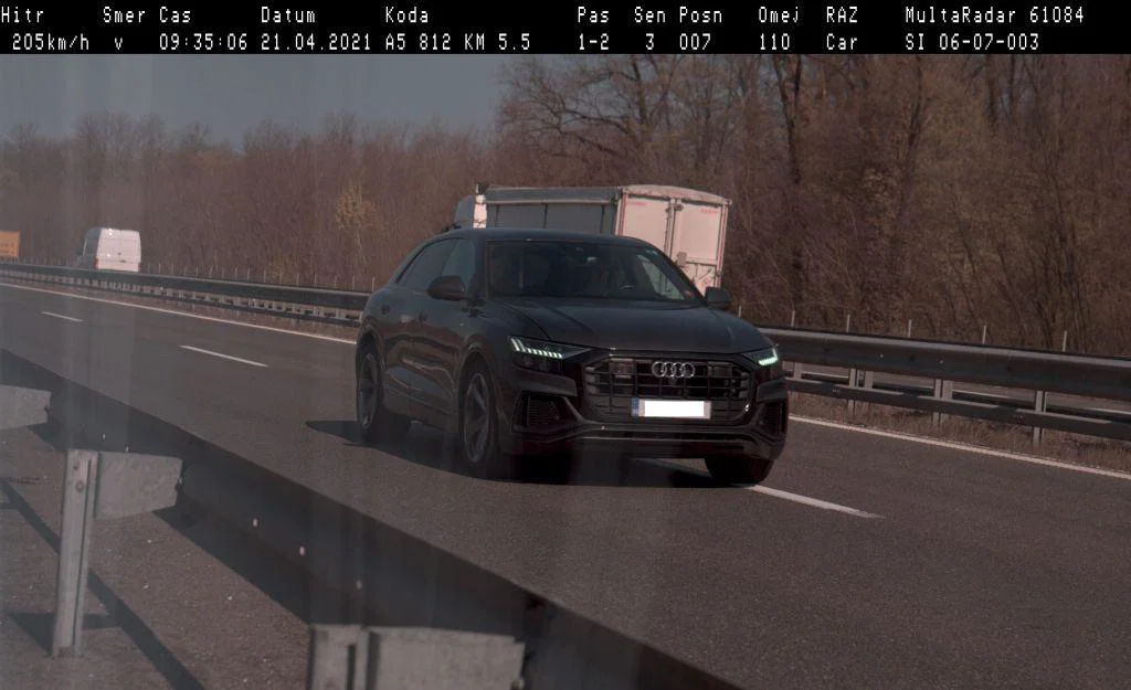 Policisti v le nekaj urah izdali skoraj 500 plačilnih nalogov, nekaj kršitev še posebej izstopajočih