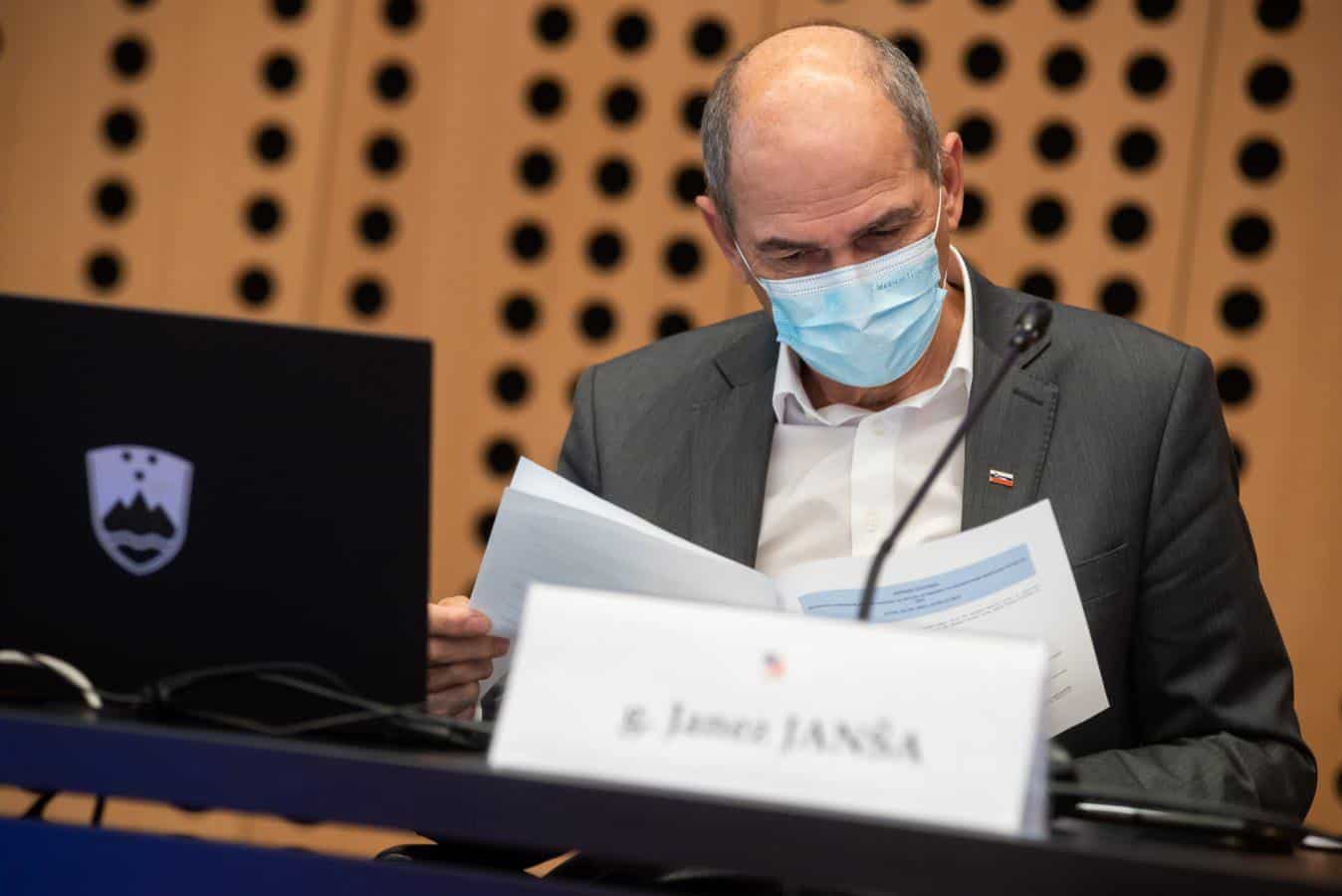 Petkovi protestniki vložili kazensko ovadbo zoper Janšo