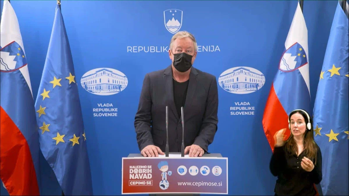 Štrukelj kritičen do neoopredelitve Eme, katerim skupinam se priporoča cepljenje z AstraZeneco