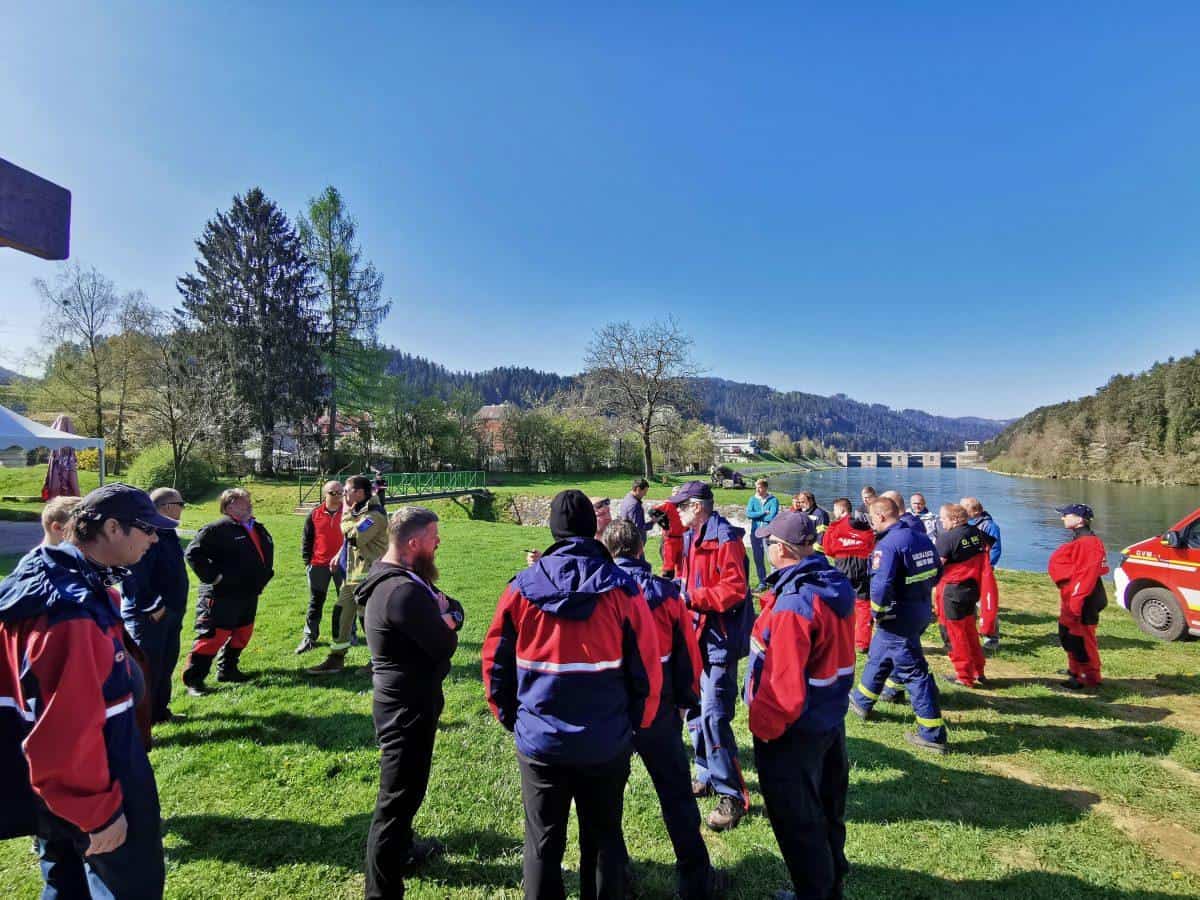 Danes so v Dravi spet iskali 20-letnega Vida iz Vuzenice, vendar neuspešno (FOTO)
