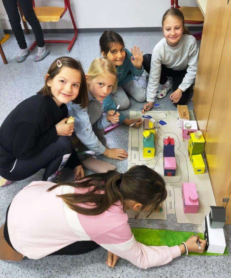 Tretješolci kotuljske osnove šole ob spoznavanju dediščine likovno, literarno in glasbeno ustvarjali