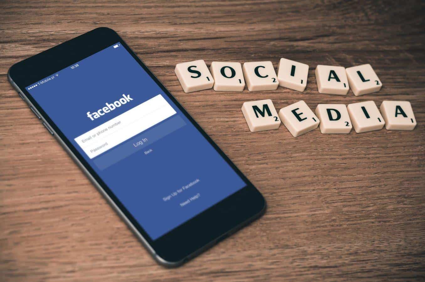 Na hekerskih forumih objavljeni podatki tudi več kot 110.000 slovenskih uporabnikov Facebooka