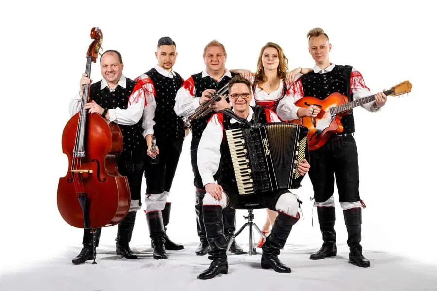 Ansambel Rosa praznuje 26 let