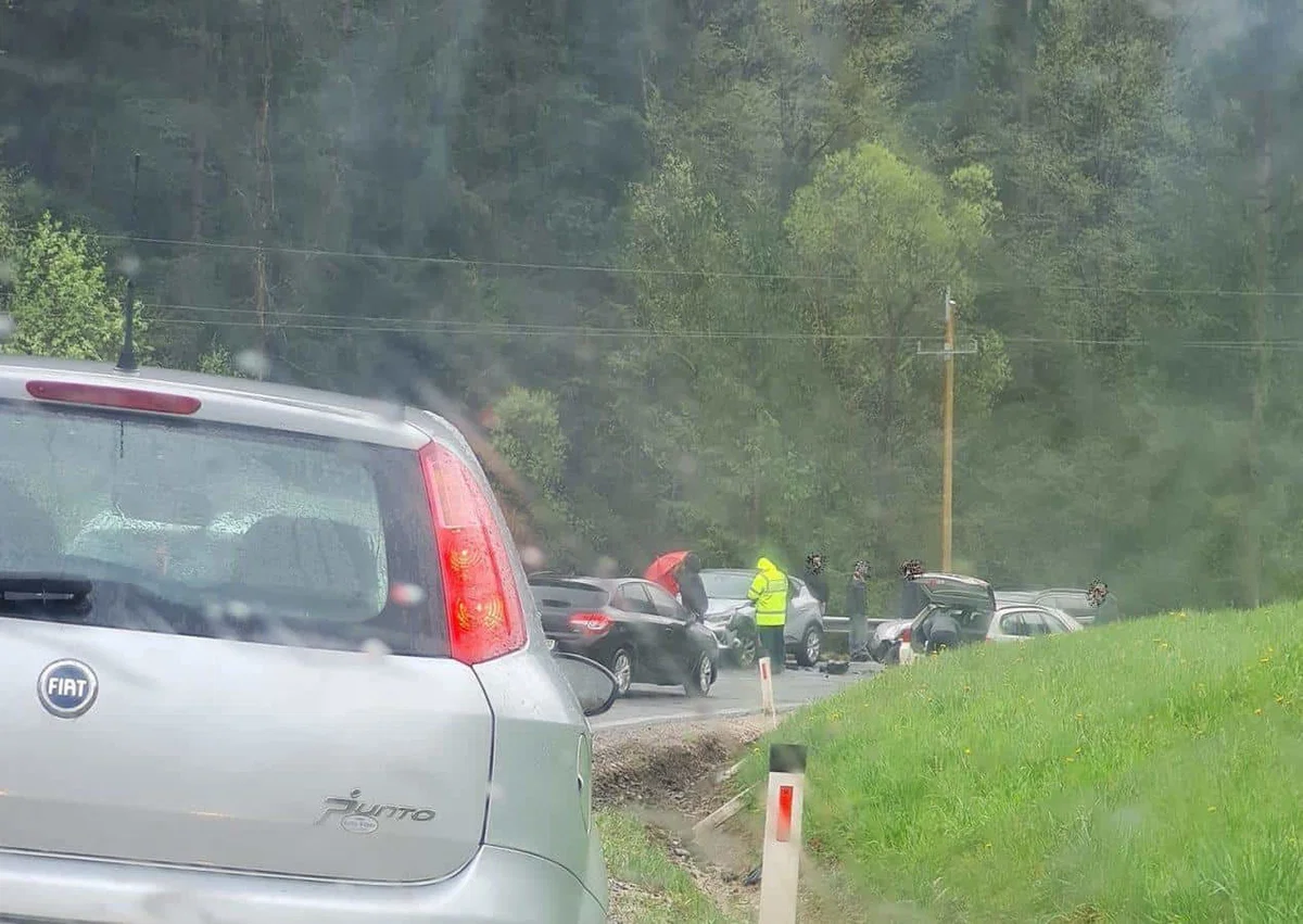 V prometni nesreči v Paki pri Velenju trčila tri vozila