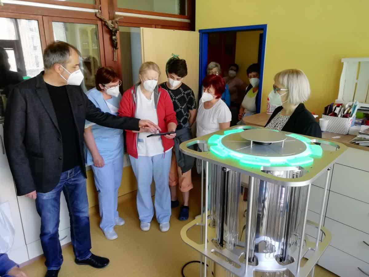 CUDV Črna od ameriške ambasade prejel aparaturo za dezinfekcijo prostorov