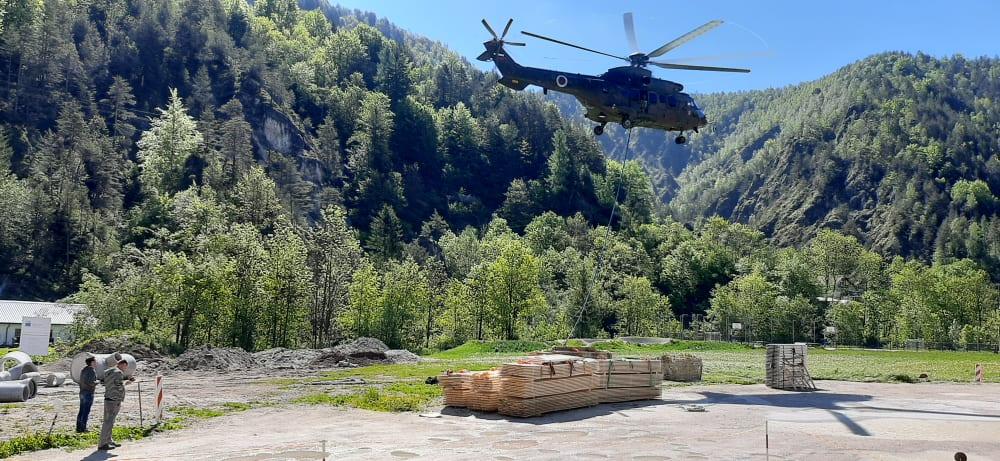 Na koči na Peci kmalu prenovljena streha, na vrhu klopca za počitek in fotografiranje (FOTO)