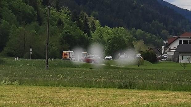 Pameče: Prometni nesreči je botrovala neprilagojena hitrost, poškodovali sta se dve osebi