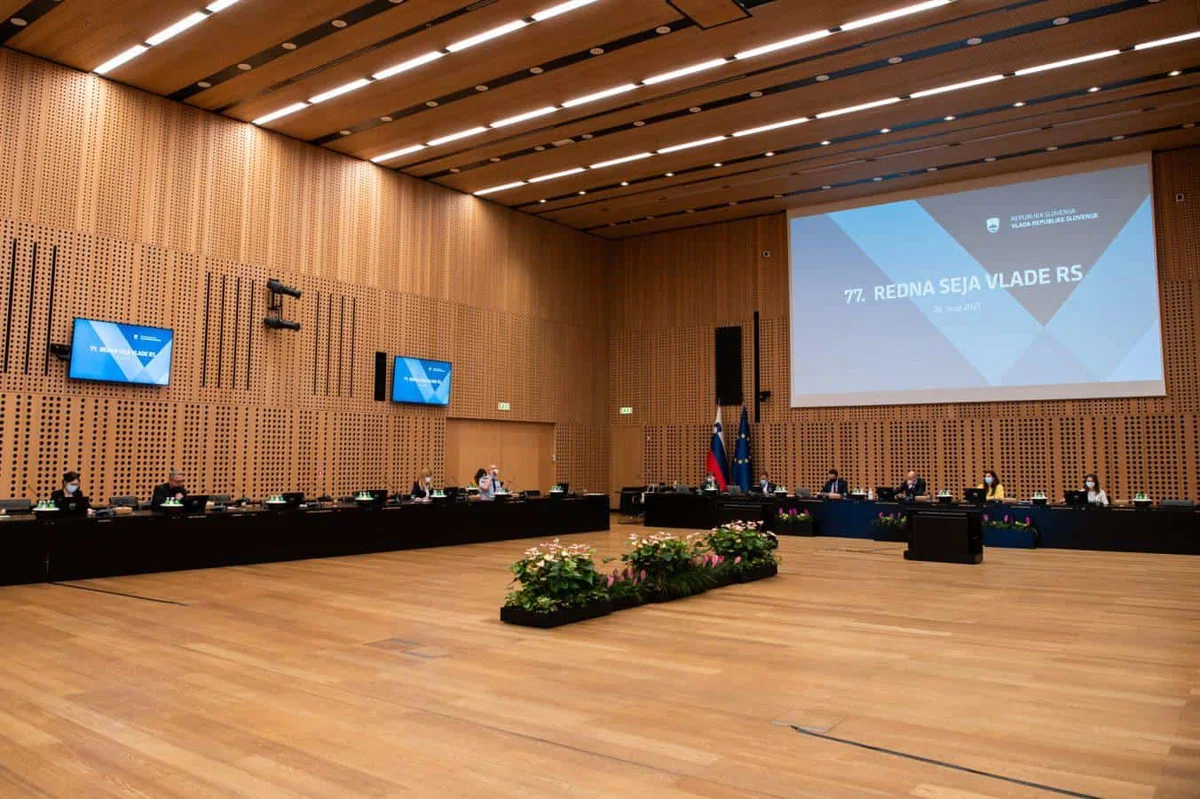 Vlada podaljšala subvencioniranje čakanja na delo