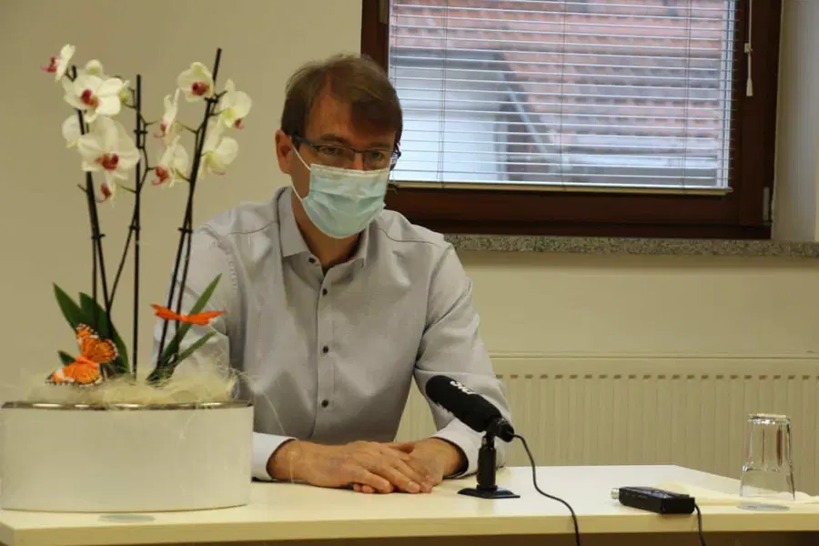 Tudi Rožen pozval občane k cepljenju proti Covidu-19: "Odločitev je vsekakor vaša, toda za zdaj nam boljše rešitve od teh cepiv še niso ponudili"