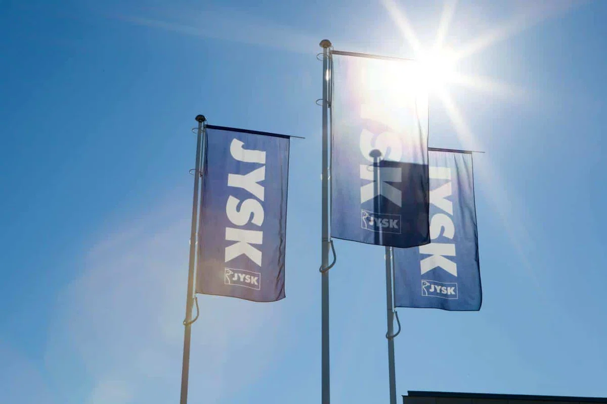 3000 vodij trgovin iz JYSK-a bo pomagalo pri zaposlitvi 2000 bodočih kolegov