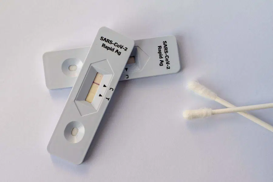 V torek so v Sloveniji potrdili več kot 2000 novih okužb