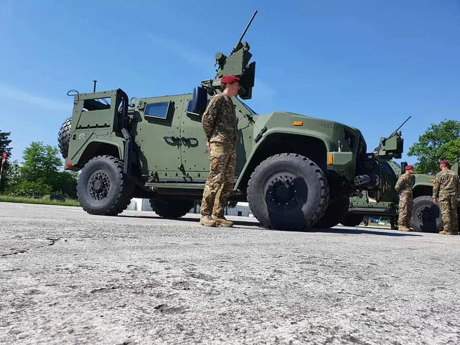 Slovenska vojska bogatejša za 38 najsodobnejših lahkih oklepnih štirikolesnikov