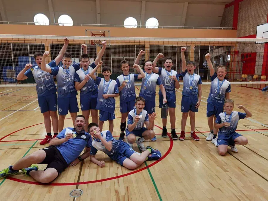 Odbojkarji Fužinarja državni prvaki v mali odbojki