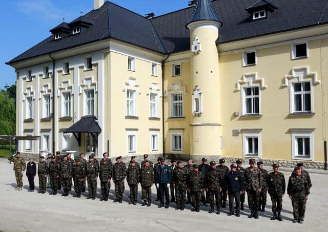 Praporščaki iz različnih krajev Slovenije v dvorcu Bukovje izmenjevali svoje izkušnje