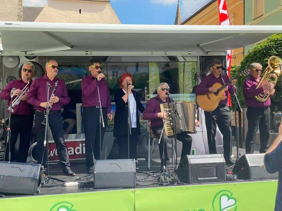 Korošci ob 25. rojstnem dnevu radia Veseljak poskrbeli za pravo "gavdo" (FOTO)