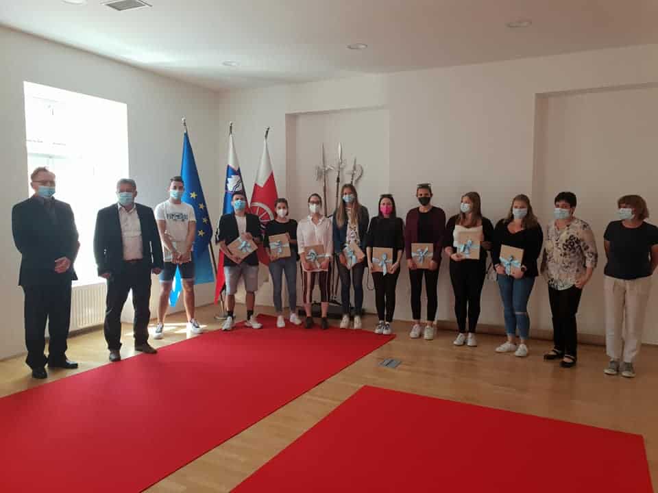 Župan Vošner sprejel odličnjakinje in odličnjake iz osnovne in srednje šole Muta
