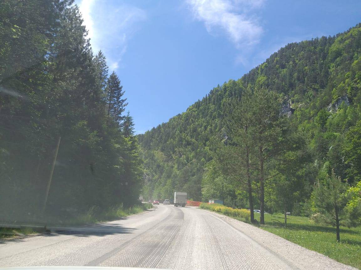 Na odseku ceste Mežica-Črna bo popolna zapora ceste