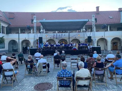 V ŽIVO: Osrednja občinska proslava v Slovenj Gradcu