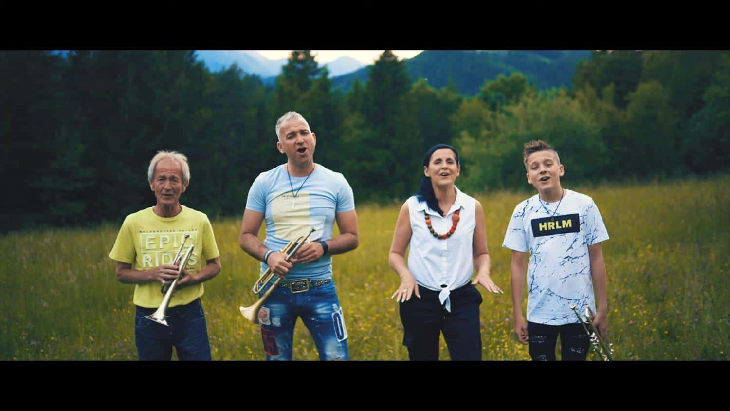 VIDEO: Družina Gorenjak predstavlja novo pesem, ki združuje kar tri generacije