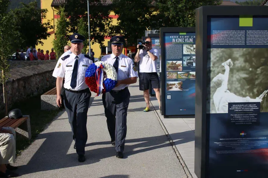 V Šmartnem pri Slovenj Gradcu potekalo odprtje spominskega parka veteransko-domoljubnih organizacij (FOTO)