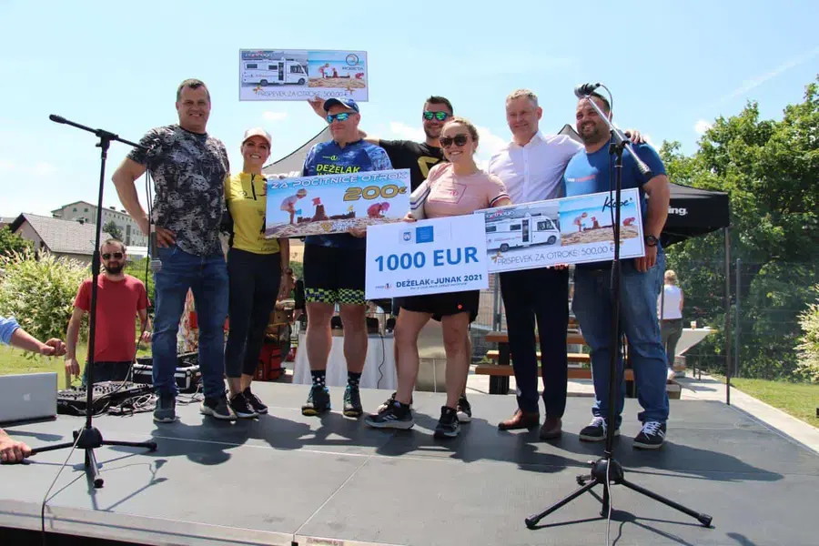 Korošci toplo sprejeli junaka Deželaka in projekt podprli z donacijami (VIDEO in FOTO)