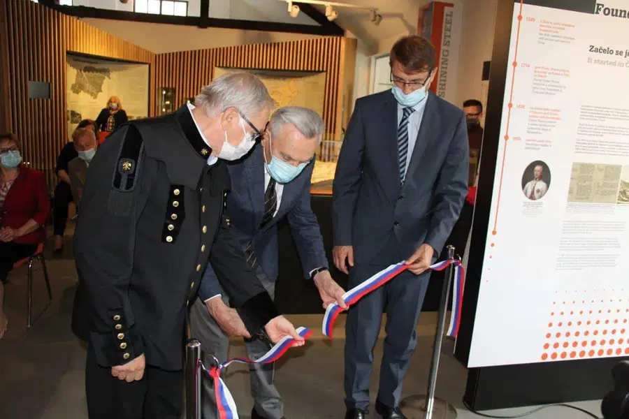 Sijaj jekla nova stalna razstava na Ravnah (FOTO)