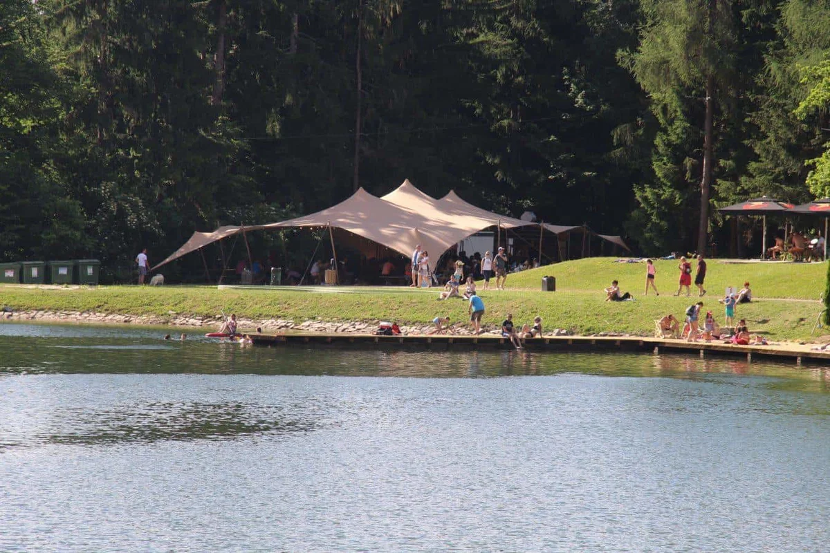 Preživite današnji večer v dobri družbi. Na Ivarčko jezero prihaja Ranko Babić