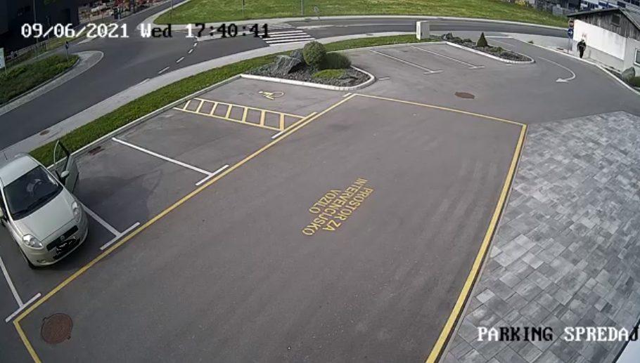 VIDEO: Prepoznate nepridiprava? Tako je izpred Enduro Ravne ukradel kolo vredno 8 tisoč evrov