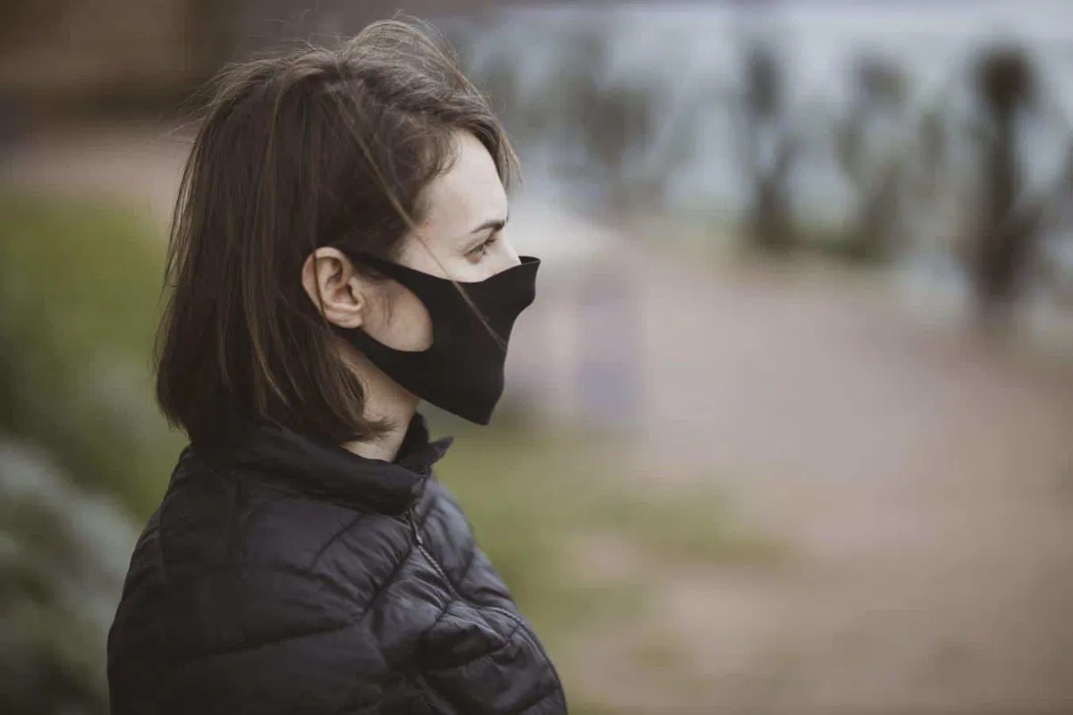 IJS: Epidemija narašča, a ne le zaradi vnosa okužb maturantov. Četrti epidemični val se je morda že začel