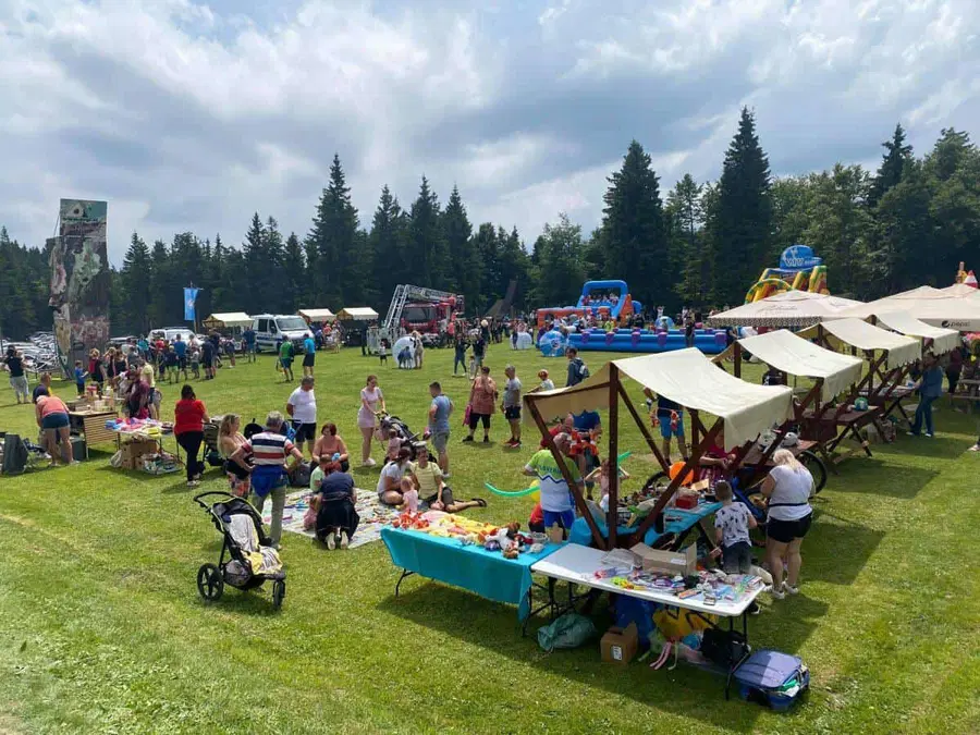 Na Kopah se dogaja. Holcerčkov festival v polnem teku (FOTOGALERIJA)