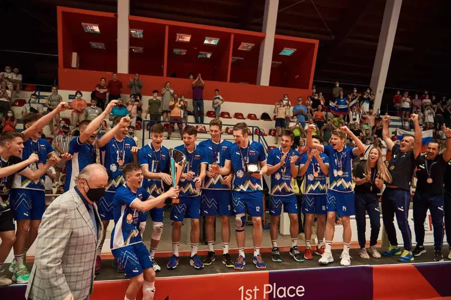 Slovenska moška odbojkarska reprezentanca do 17 let evropski prvaki