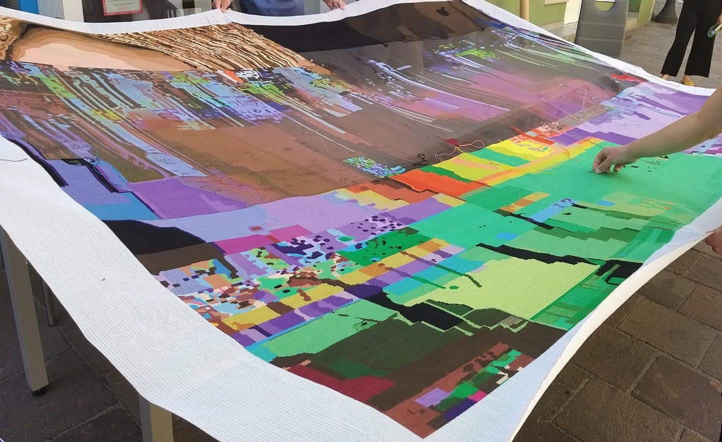 Korošice po dobrih petih letih na polovici do sešitega gobelina velikega formata