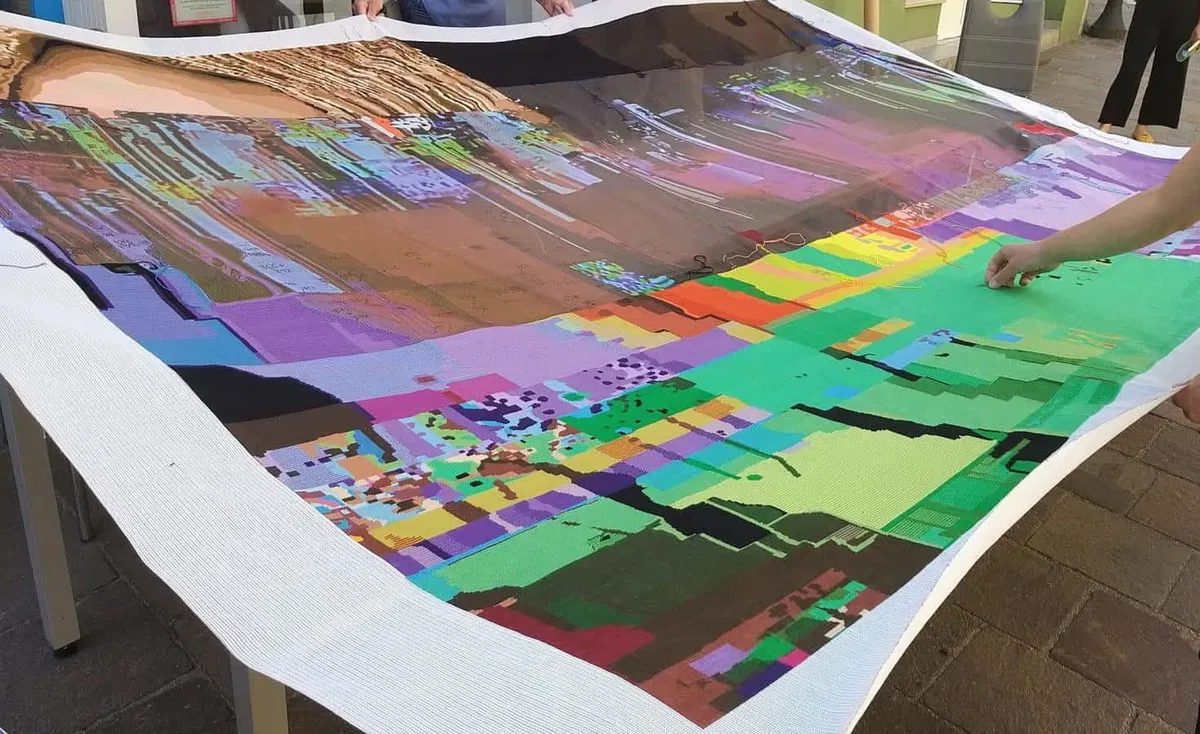 Korošice po dobrih petih letih na polovici do sešitega gobelina velikega formata