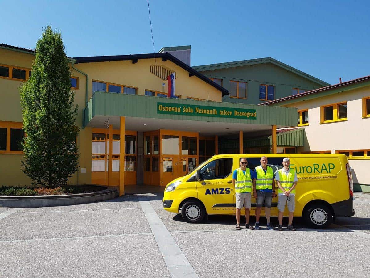 Predstavniki AMZS obiskali Dravograd, kjer so prvi v Sloveniji začeli z izvajanjem novega projekta (FOTO)